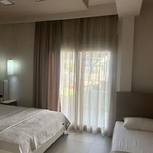  Aparthotel Cross Plaza